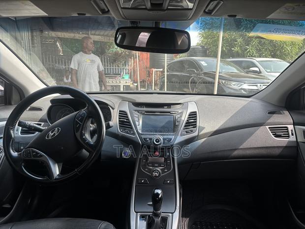 Hyundai Elantra Limited 4dr Sedan (1.8L 4cyl 6A) 2015 White