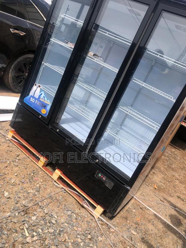 Pearl 780l Store Fridge High-Volume, Storefront Fridge · Photo 2