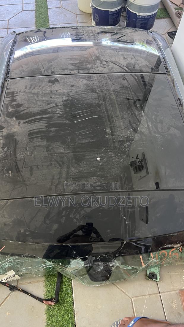 2015-2020 Mercedes C300 Sunroof Cut