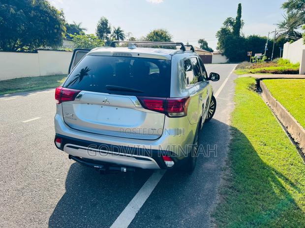 Mitsubishi Outlander 2020 Gray