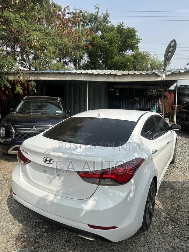 Hyundai Elantra Limited 4dr Sedan (1.8L 4cyl 6A) 2015 White