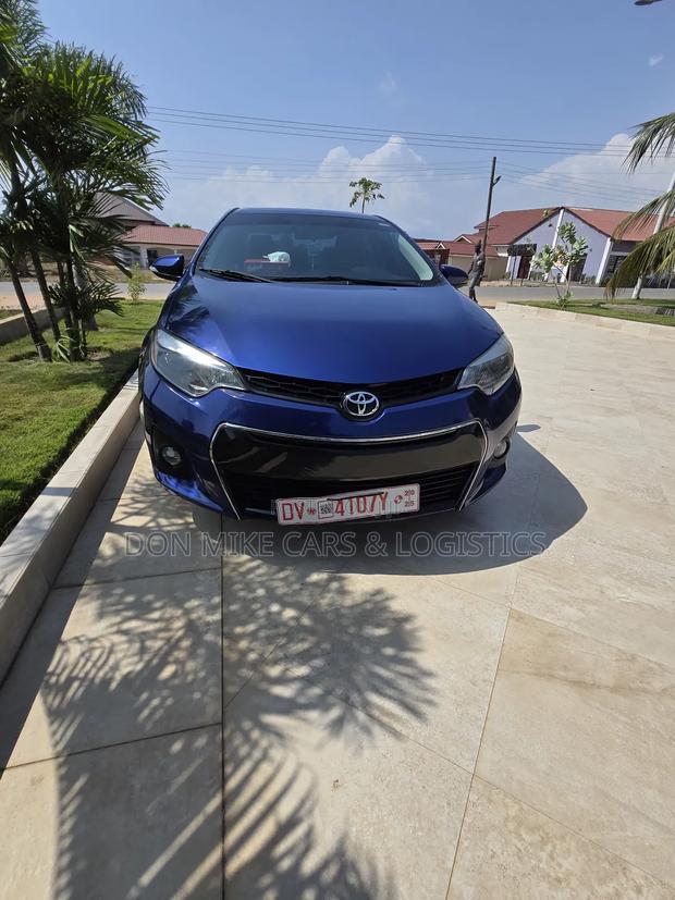 Toyota Corolla S 4dr Sedan (1.8L 4cyl CVT) 2016 Blue photo 2