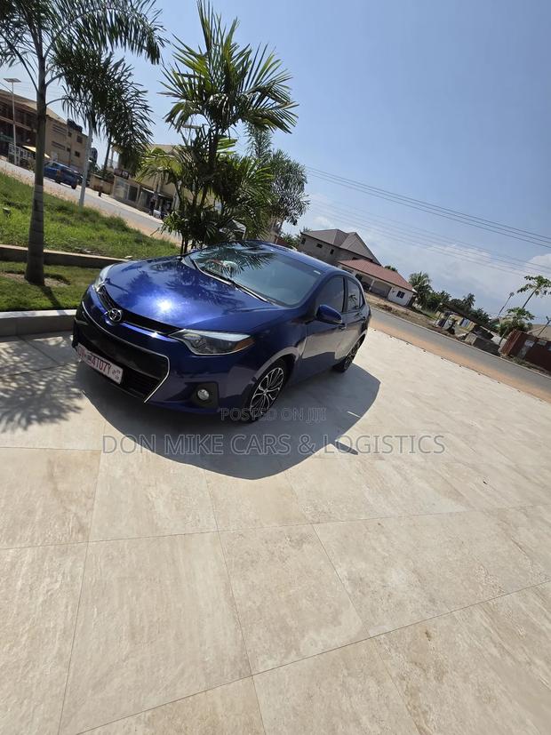 Toyota Corolla S 4dr Sedan (1.8L 4cyl CVT) 2016 Blue photo 3