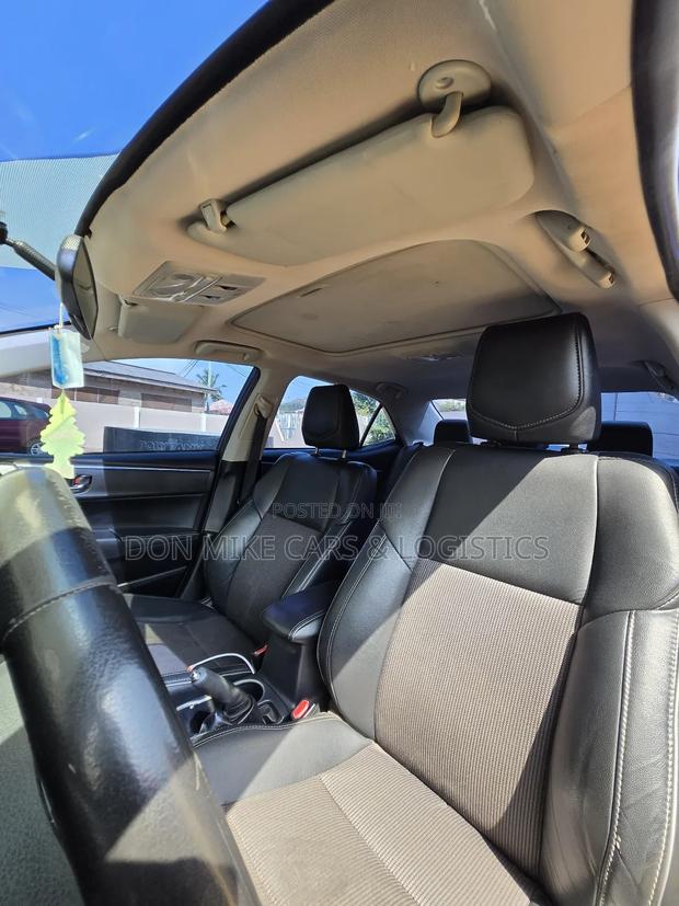 Toyota Corolla S 4dr Sedan (1.8L 4cyl CVT) 2016 Blue photo 6