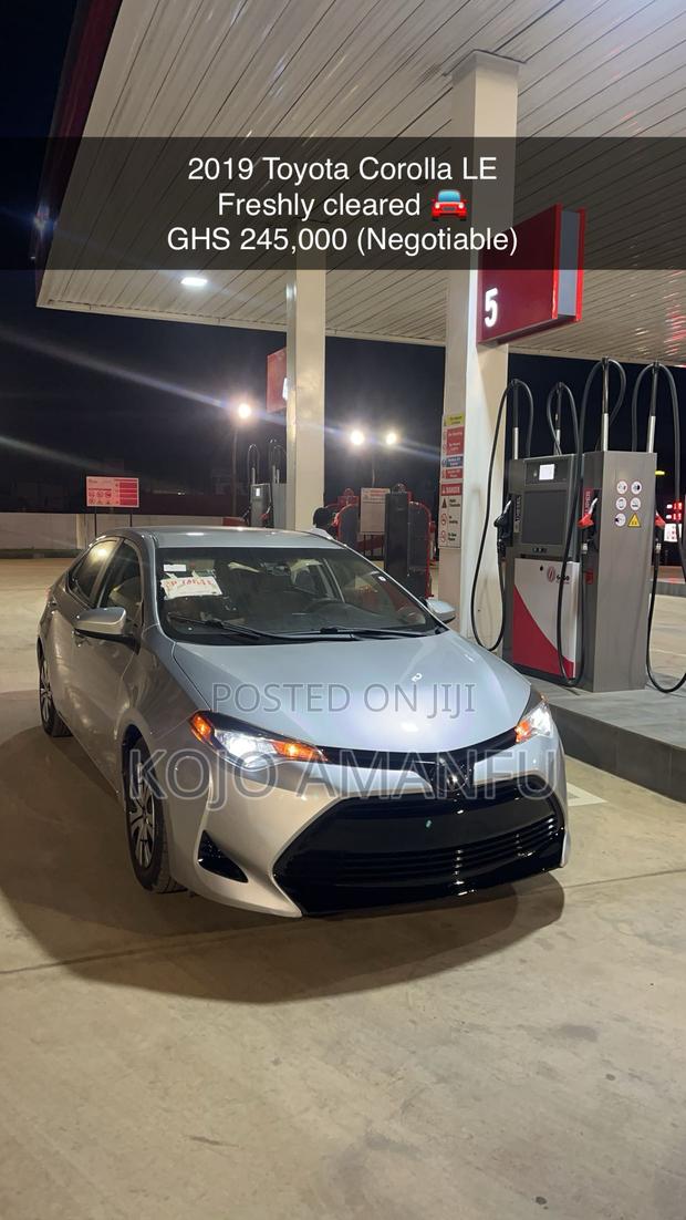 Toyota Corolla LE (1.8L 4cyl 2A) 2019 Silver