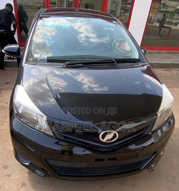 Toyota Vitz 1.3 AWD 5dr 2012 Black