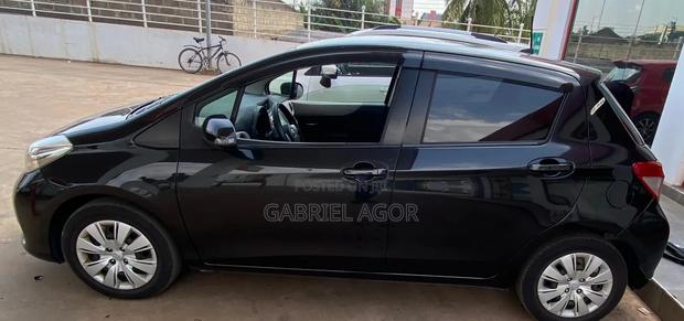 Toyota Vitz 1.3 AWD 5dr 2012 Black
