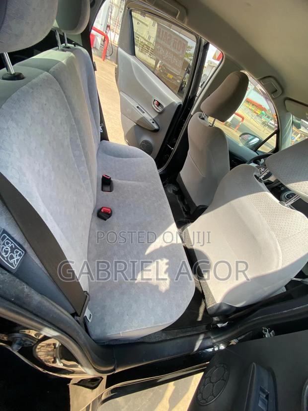 Toyota Vitz 1.3 AWD 5dr 2012 Black