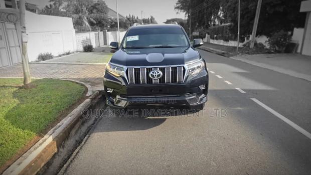 Toyota Land Cruiser Prado 2.8 2022 Black