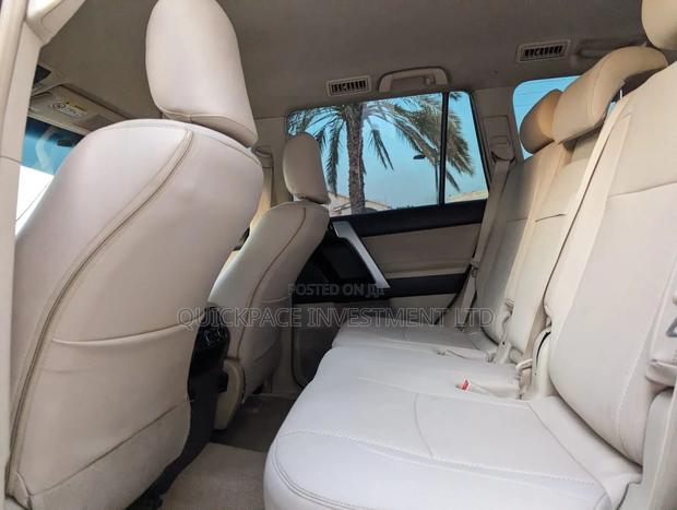 Toyota Land Cruiser Prado 2.8 2022 Black