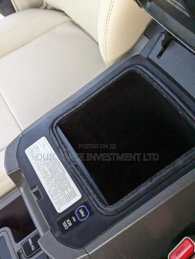 Toyota Land Cruiser Prado 2.8 2022 Black