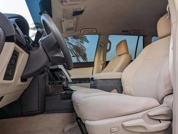 Toyota Land Cruiser Prado 2.8 2022 Black