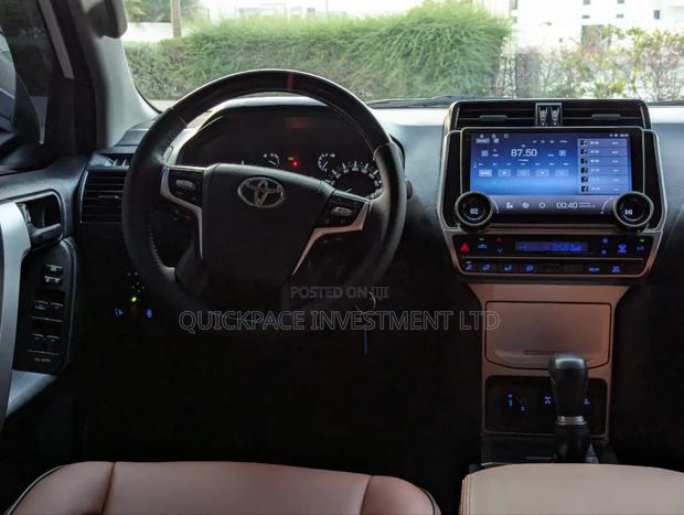 Toyota Land Cruiser Prado 2.7 2019 White