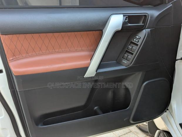 Toyota Land Cruiser Prado 2.7 2019 White