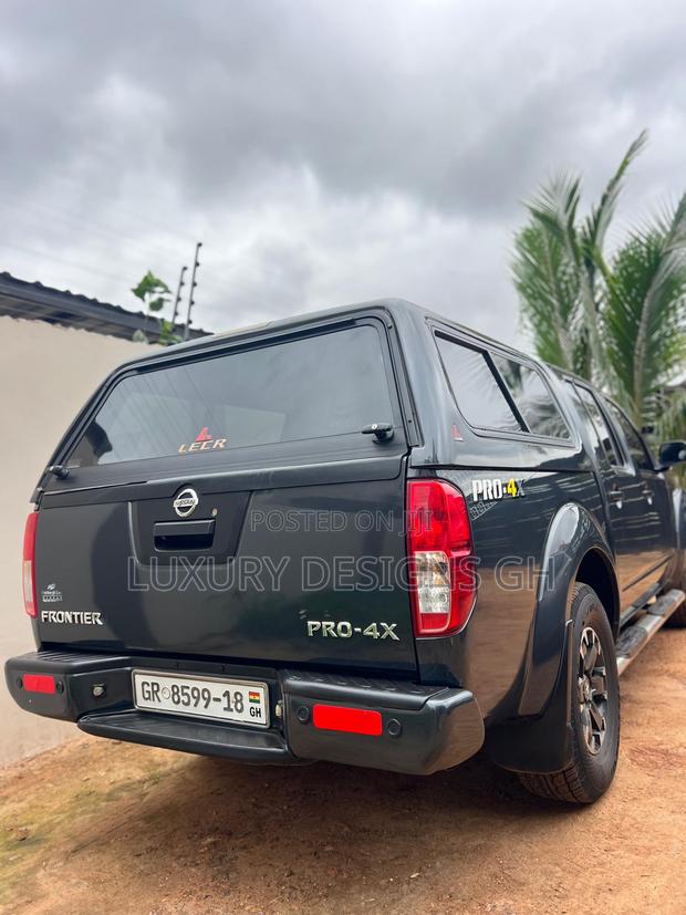 Nissan Frontier 2014 Black photo 16