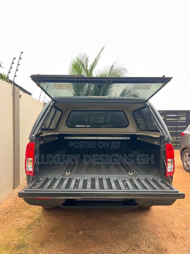 Nissan Frontier 2014 Black photo 14