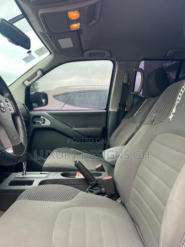Nissan Frontier 2014 Black photo 10