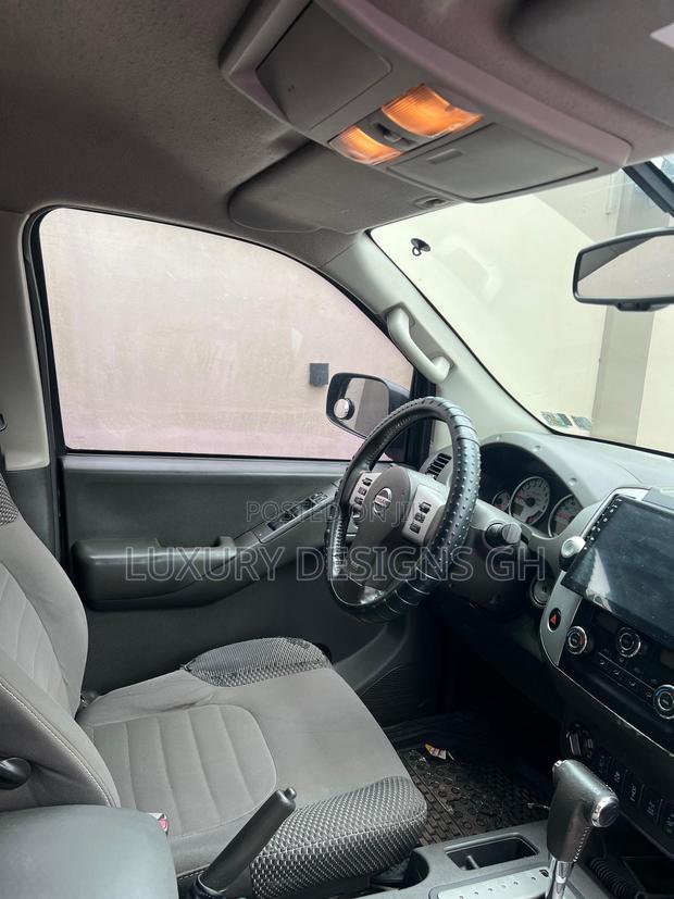 Nissan Frontier 2014 Black photo 27