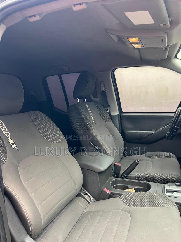 Nissan Frontier 2014 Black photo 26