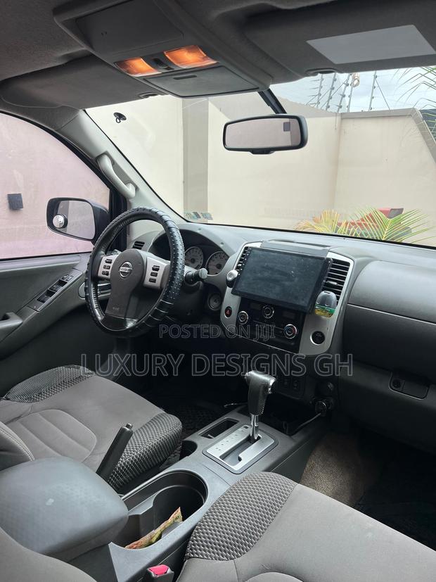 Nissan Frontier 2014 Black photo 18