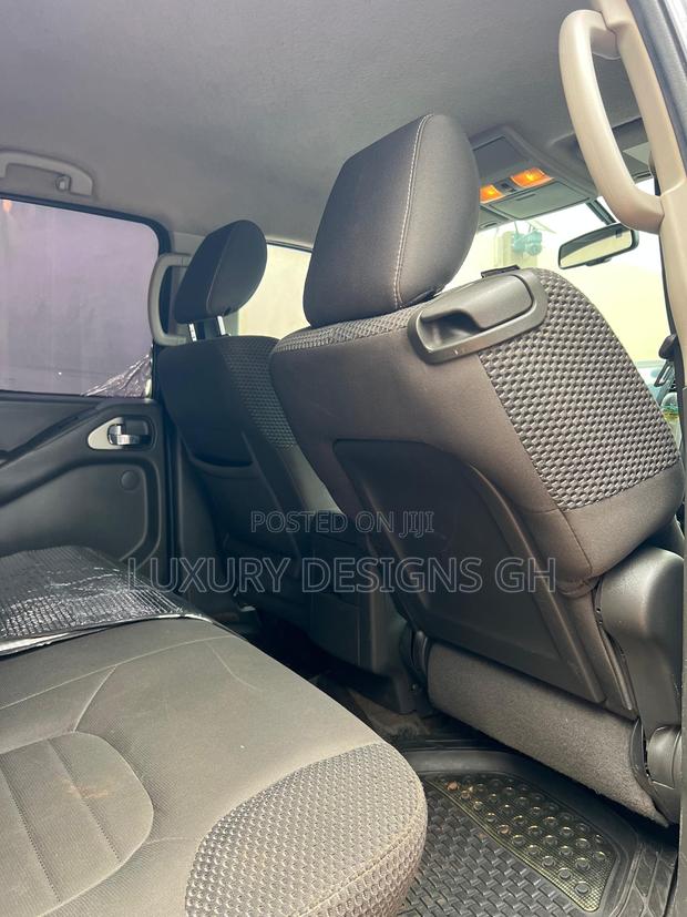 Nissan Frontier 2014 Black photo 24