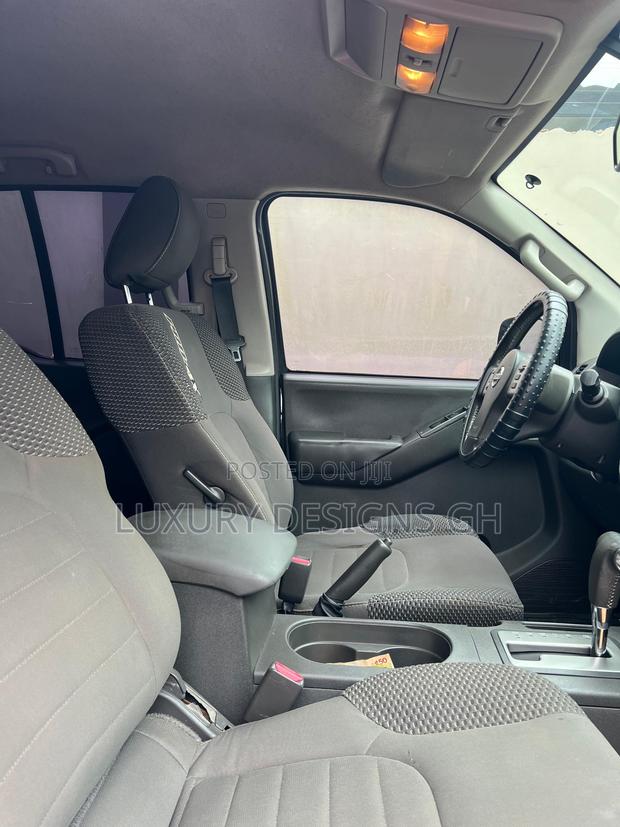 Nissan Frontier 2014 Black photo 29