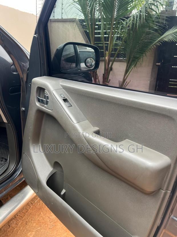 Nissan Frontier 2014 Black photo 31