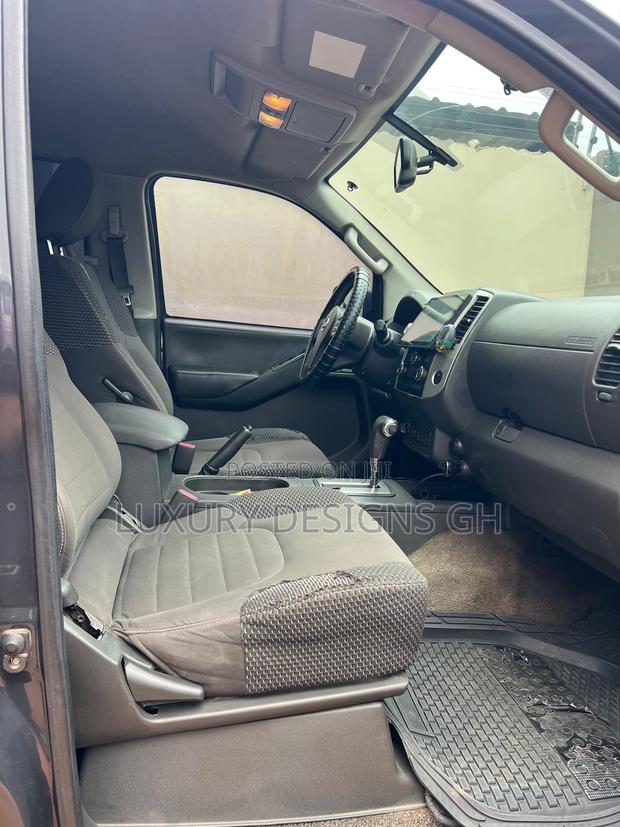 Nissan Frontier 2014 Black photo 30