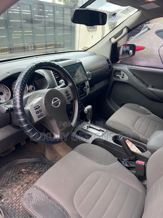 Nissan Frontier 2014 Black photo 9
