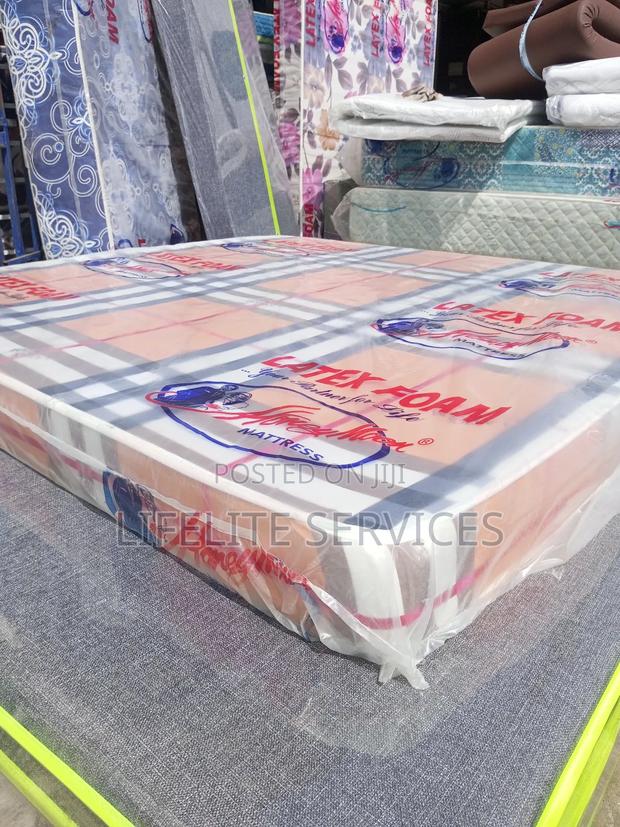 Mattress 6" Queen - Latex Real High Density · Photo 3