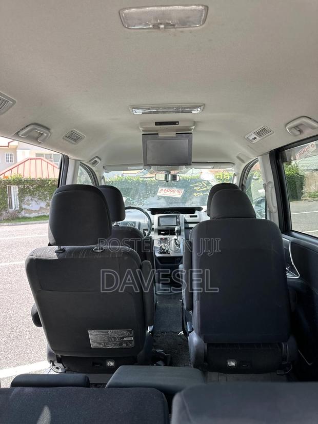 Toyota Voxy 2013 Black