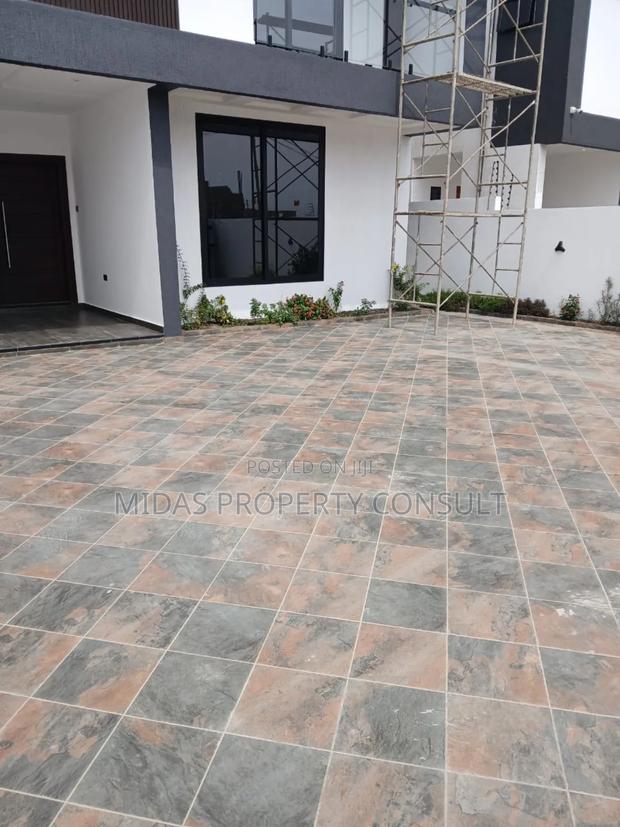 4bdrm House in East Airport, Manet Junction for sale photo 5