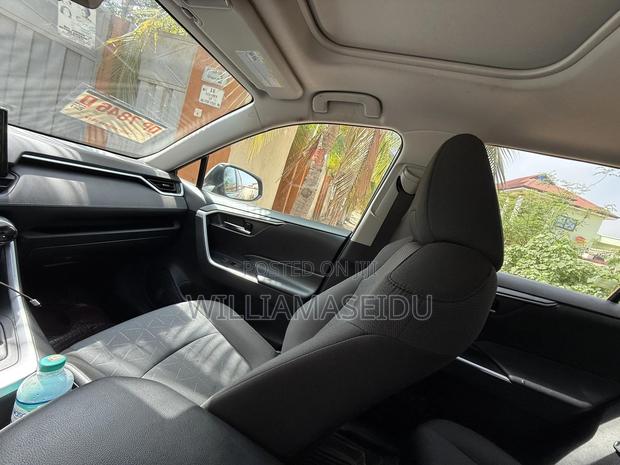 Toyota RAV4 XLE FWD 2023 Gray