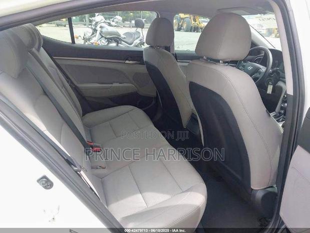 Hyundai Elantra 2018 White