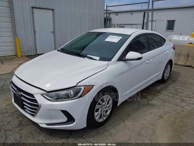 Hyundai Elantra 2018 White