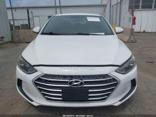 Hyundai Elantra 2018 White
