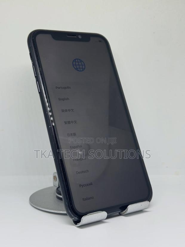 Apple iPhone XR 128 GB Black photo 2