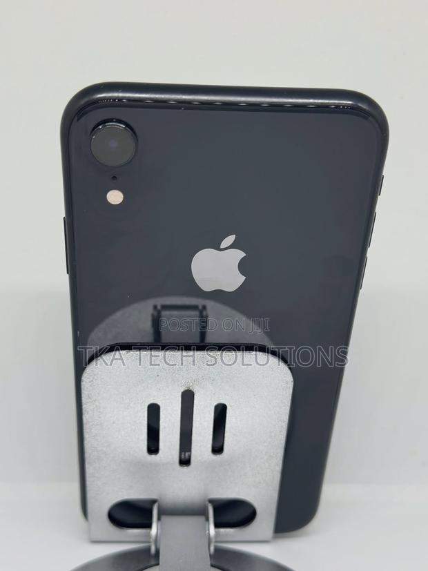 Apple iPhone XR 128 GB Black photo 6