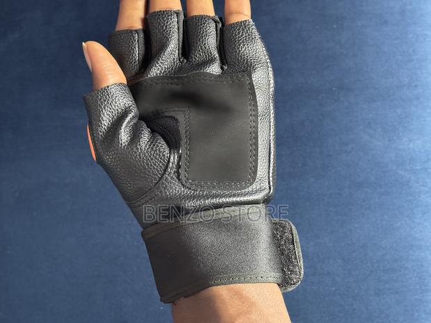 All-Purpose Leather Training Gloves for Gym, Military and Riding · Photo 3