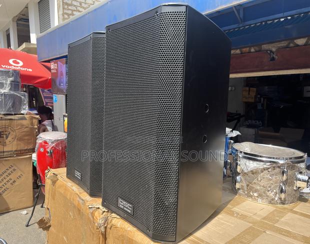 QSC .2 Powered 12-Inch Active Loudspeakers. · Photo 4