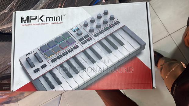 Akai Professional MPK Mini Iv Midi Keyboard Controller. · Photo 2