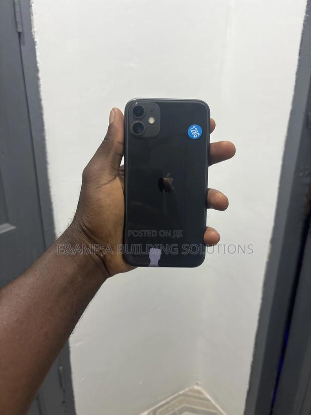 Apple iPhone 11 128 GB Black · Photo 3