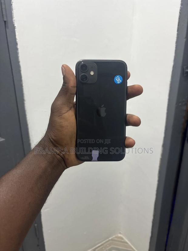 Apple iPhone 11 128 GB Black · Photo 4