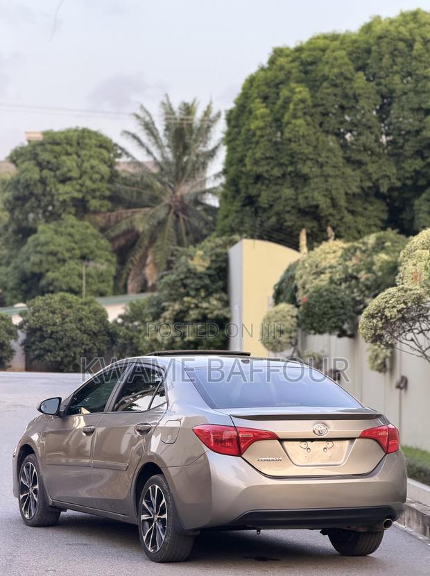 Toyota Corolla 2019 Gray