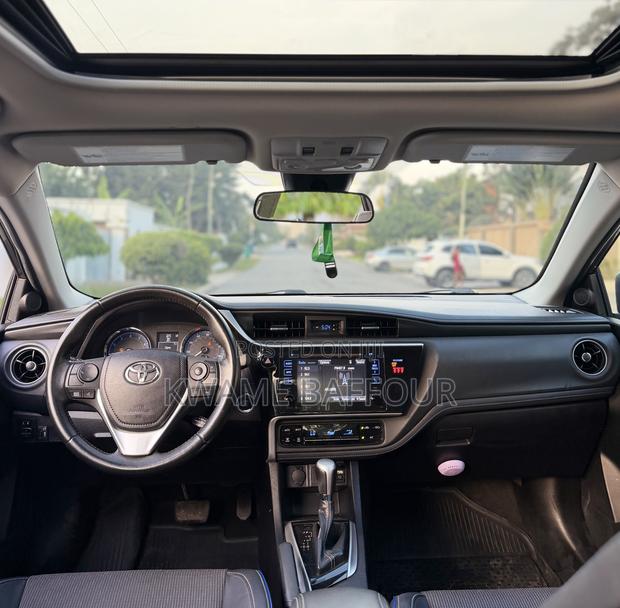 Toyota Corolla 2019 Gray