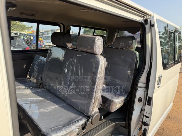 Toyota HiAce 2013 White