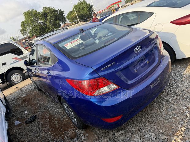 Hyundai Accent SE 2013 Blue photo 5