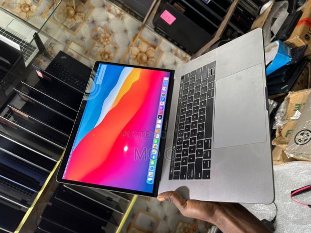 Laptop Apple MacBook Pro 2017 16GB Intel Core I7 SSD 512GB photo 4