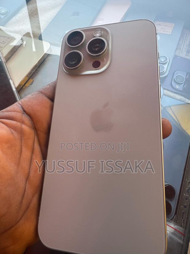 Apple iPhone 15 Pro Max 1 TB Silver photo 2