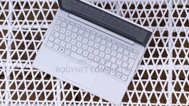 New Laptop Microsoft Surface Laptop SE 4GB Intel SSD 72GB